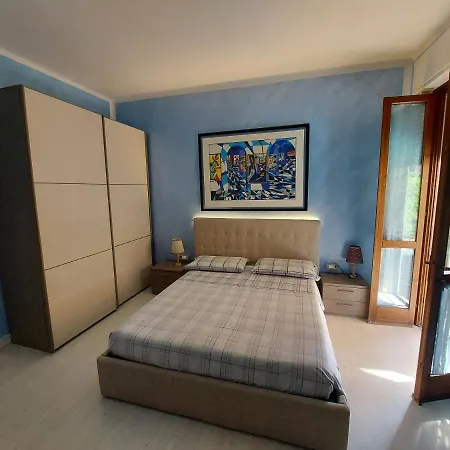 Desenzano Bed and Breakfast 4*