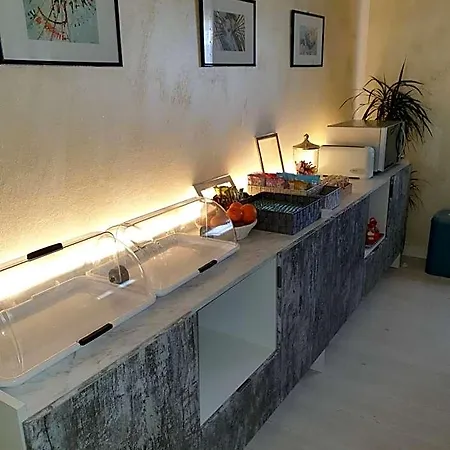 Bed & Breakfast Desenzano 4*