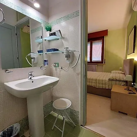 Desenzano Bed & Breakfast 4*